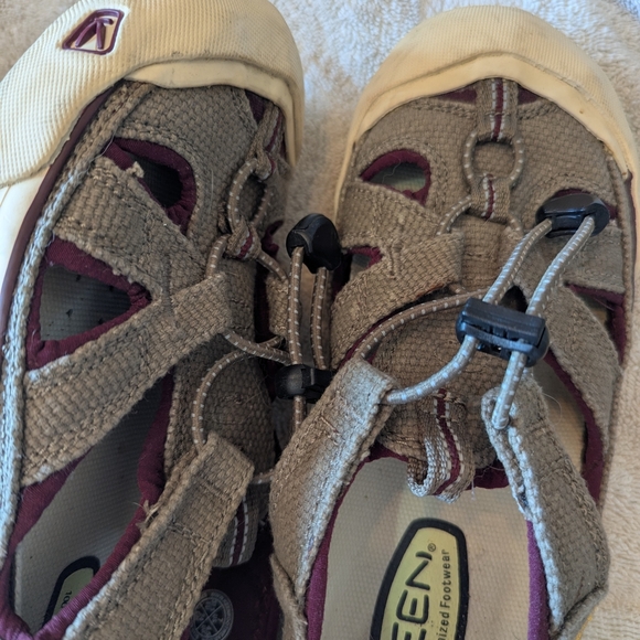 Keen Brown and Tan Sandals - Picture 5 of 5